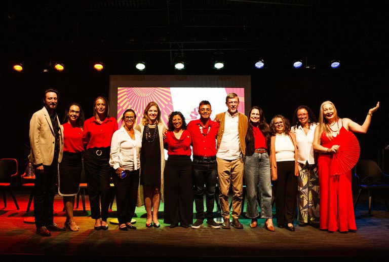 HIVIDA_Dia_01_mesa de abertura.jpg