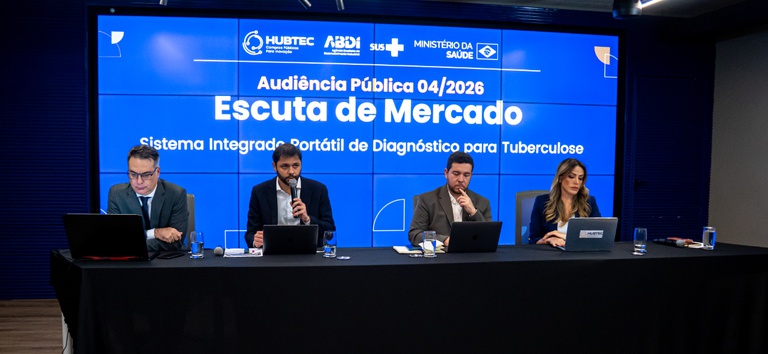 Pessoas sentadas