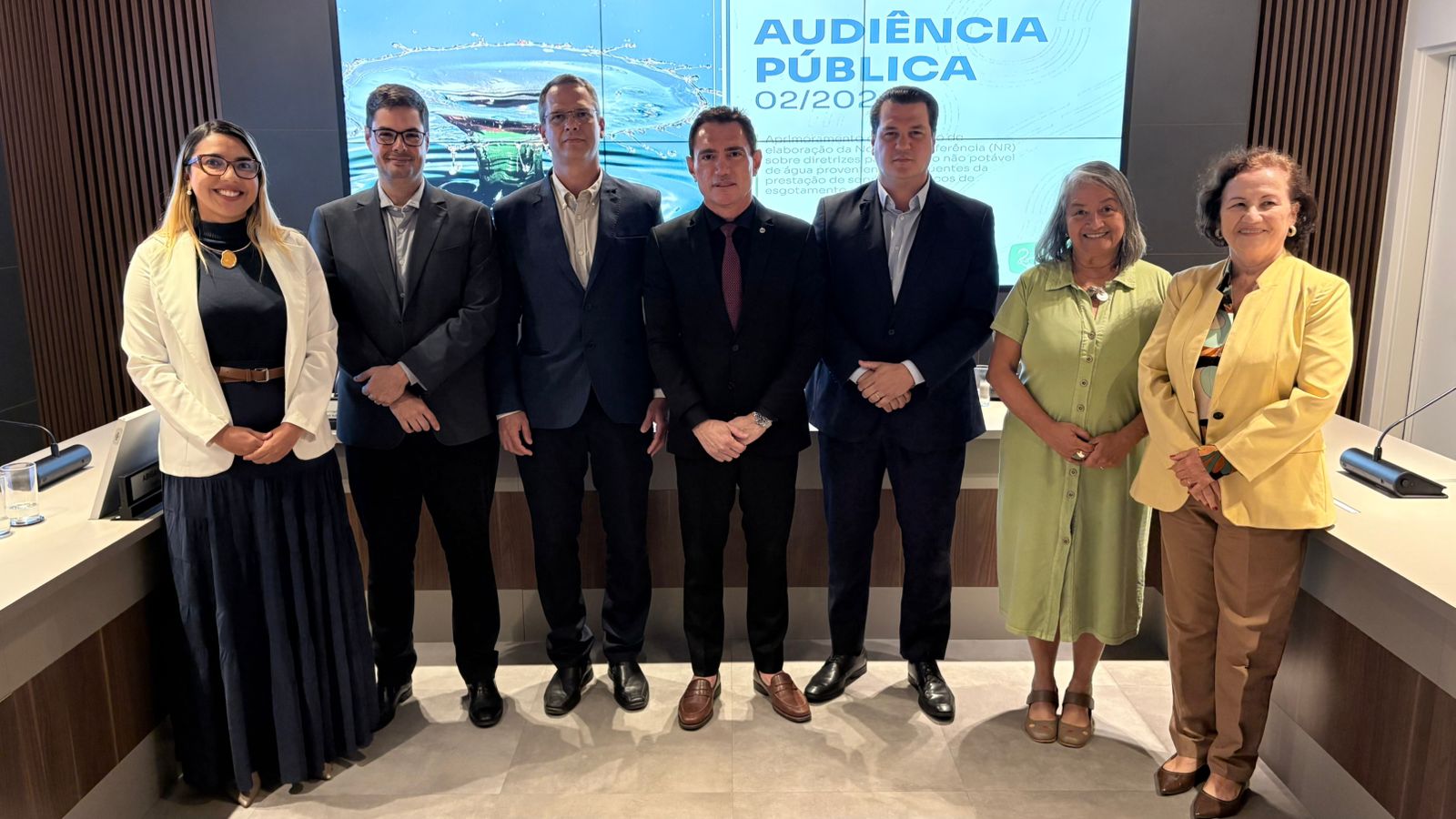 Audiência pública reúne representantes do setor para discutir reúso não potável de água de esgoto