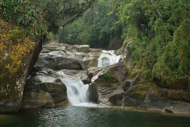 Cachoeira e Poço do Maromba no rio Campo Belo - Parque Nacional do Itatiaia (RJ)