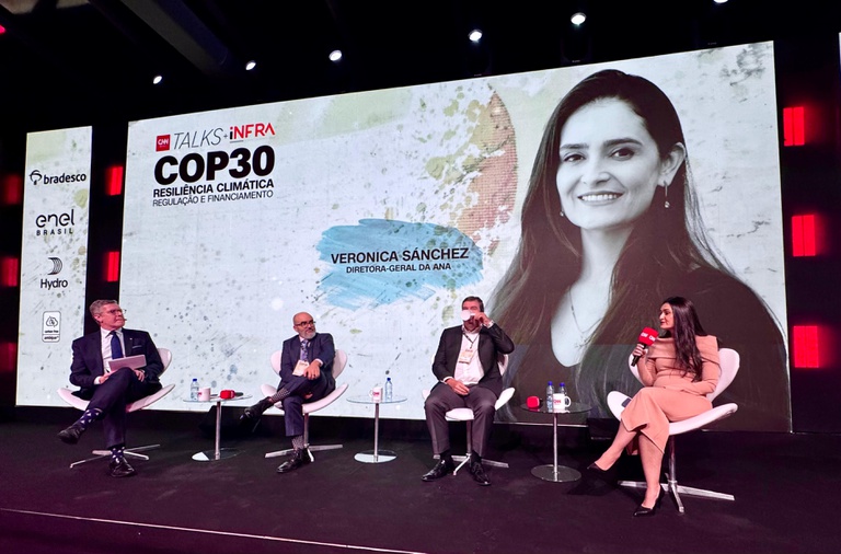 COP-CNN-palco.jpeg
