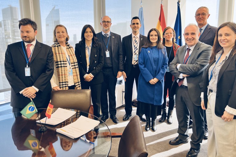 Missão da ANA em reunião para assinatura de memorando de entendimento com a Direção Geral da Água da Espanha