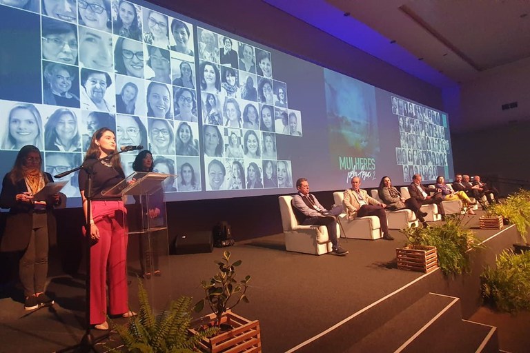 Diretora-presidente da ANA discursa no lançamento da Plataforma de Talentos Mulheres pelas Águas e do livro Mulheres pela Água 2