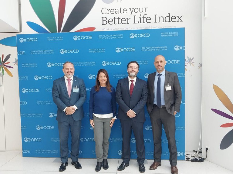 Da esquerda para direita, Nazareno Araújo diretor interino da ANA, Flávia Takafashi diretora da ANTAQ, Alexandre conselheiro da ANATEL e José Ricardo Fialho, superintendente da ANTAQ