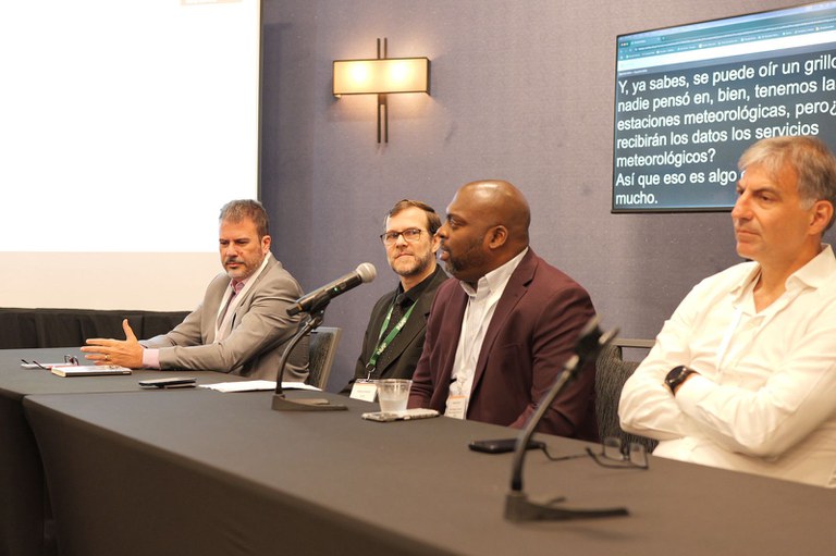 Diretor interino Marcelo Medeiros (esquerda) participa do painel o eixo temático Compartilhamento e Integração de Dados