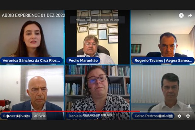 Diretora-presidente da ANA (à esq.) participa do painel Saneamento Básico e Resíduos Sólidos – Diretrizes para a Regulação e Andamento dos Programas de Concessão