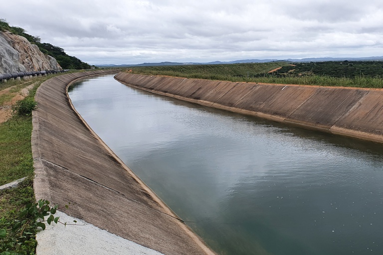Canal do PISF em Sertânia (PE)