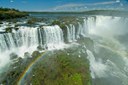 Cataratas do Iguaçu na divisa entre Foz do Iguaçu (PR) e Puerto Iguazu (Argentina)
