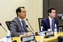 Saback e Cruz (da esq. para a dir.) dialogam sobre Rede Monitoramento COVID Esgotos