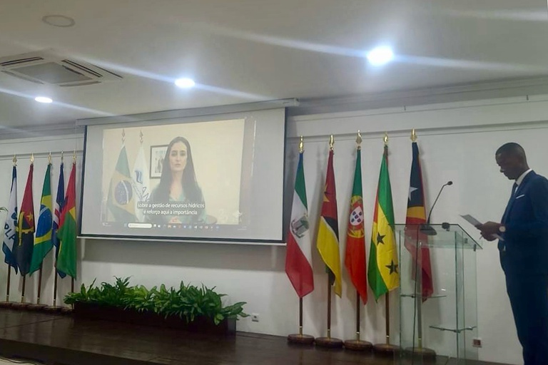 Mensagem da diretora-presidente é exibida durante a 3ª RMARAG em São Tomé e Príncipe