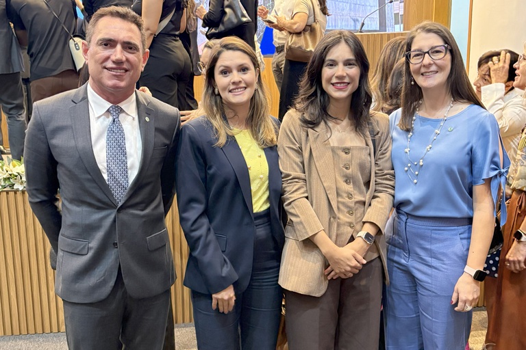 Da esq. para dir. o diretor Leonardo Góes e as diretoras Larissa Góes, Ana Carolina Argolo e Cristiane Battiston na solenidade de posse de diretores da ANEEL e da ANM
