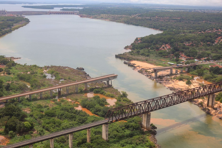 Ponte Juscelino Kubitschek de Oliveira após desabamento e rio Tocantins (TO/MA)