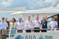 Ministro da Integração e do Desenvolvimento Regional visita embarcação da ANA para monitoramento de rios amazônicos durante a COP30