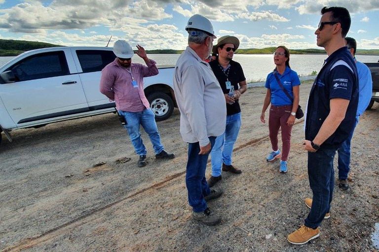 Equipe da ANA faz visita técnica à barragem de Jati (CE)