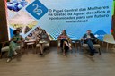 Renata Maranhão (centro) participa do debate O Papel Central das Mulheres na Gestão da Água em Belém (PA)