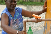 Quase 5 milhões de mulheres no Brasil ainda não têm água em casa