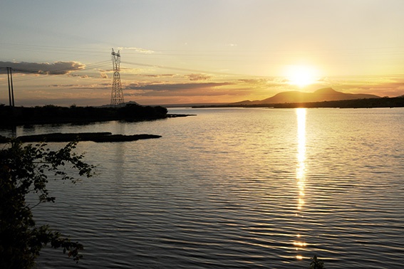 sfrn_046-d-pe0249-braco-do-lago-de-paulo-afonso-nova-petrolandia-br316-pe-zig-koch.jpg