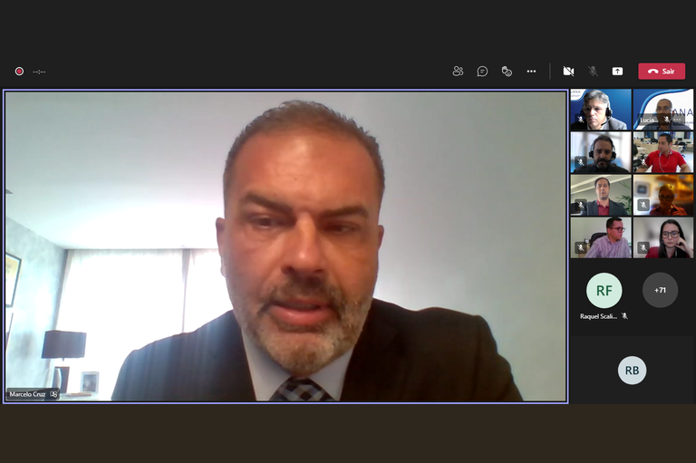 Diretor Marcelo Cruz fala na abertura do webinário
