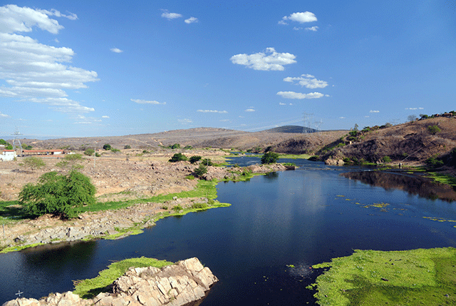 Rio Jaguaribe após Açude Orós (CE) - Zig Koch / Banco de Imagens ANA