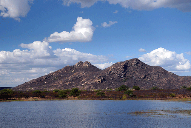 Serra entre Caicó e Jucurutu (RN) - Zig Koch / Banco de Imagens ANA
