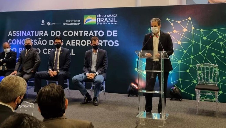 Assinatura do contrato de concessão dos aeroportos do Bloco Central .jpeg