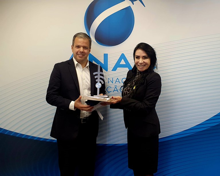 Diretor-presidente da ANAC, Juliano Noman, e diretora regional da SOBRATT, Joselma Fonsêca Oliveira