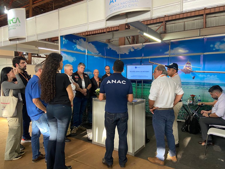 Congresso Nacional de Aviação Agrícola conta com a participação da Agência