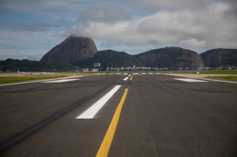Pista de pouso e decolagem SDU