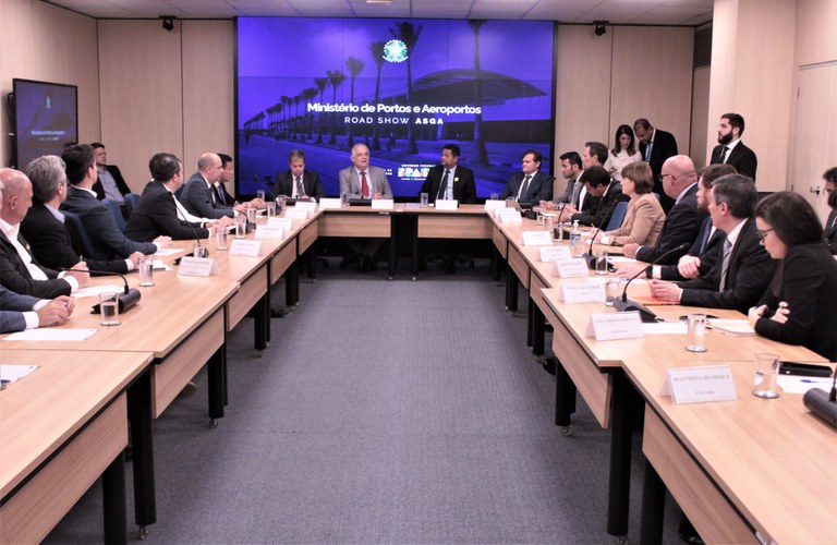 Reunião de governo com investidores 