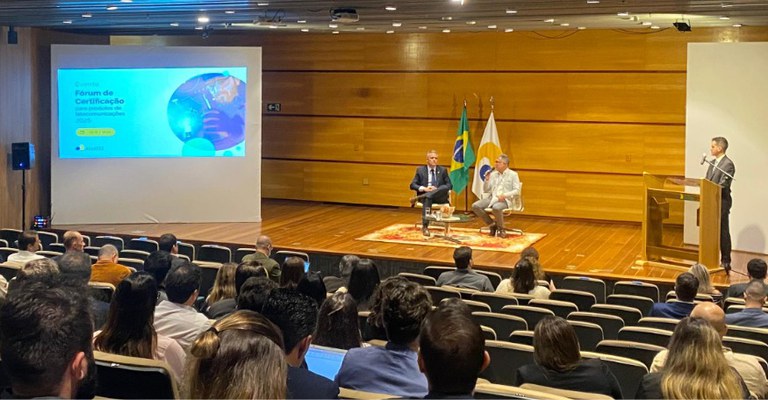 Foto da abertura do Fórum de Certificação 2025 da Anatel, 11/6/2025