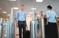 Anatel aprova experimento regulatório de escâneres corporais para segurança em ambientes fechados