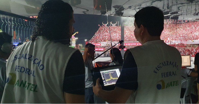 Fiscais da Anatel em operação