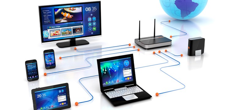 Globo, representando o planeta terra com destaque ao Brasil, conectado por cabos a inúmeros aparelhos de telecomunicações.