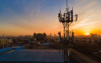Brasil alcança novo marco para a conectividade: 1.000 cidades com leis de antenas atualizadas