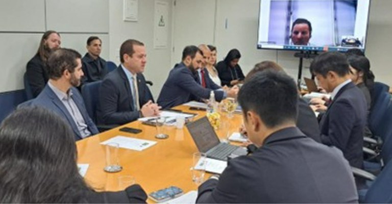 Representantes da Agência Nacional de Telecomunicações (Anatel) participaram de uma reunião com a delegação do Japão presente no evento SET Expo São Paulo 2025