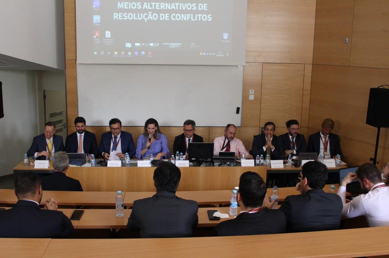 Foto- evento em Portugal sobre solução de conflitos.jpg