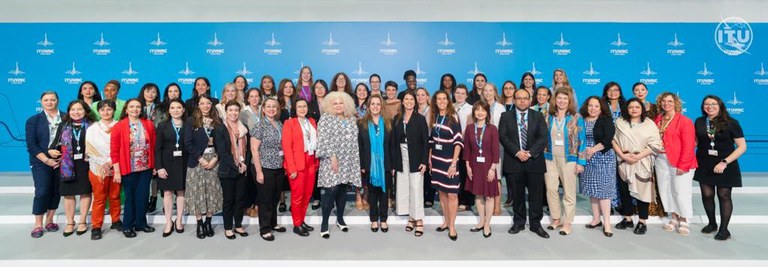 Mulheres participantes da Conferência Mundial de Radiocomunicações