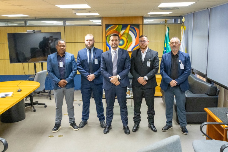 Reunião entre o conselheiro Edson Holanda e entidades representativas (foto: Lucas Bolzan)