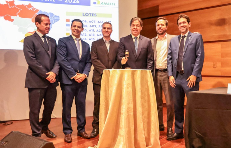 Superintendente Vinicius Caram, secretário Hermano Tercius, conselheiro Nilo Pasquali, ministro Frederico de Siqueira Filho, presidente Carlos Baigorri e conselheiro Octavio Pierante
