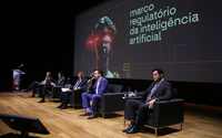 Presidente da Anatel participa de evento sobre marco regulatório da Inteligência Artificial
