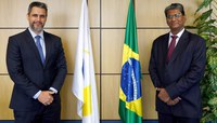Presidente da Anatel reúne-se com embaixador da Índia
