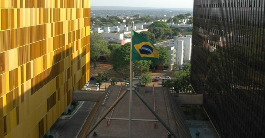 Bandeira do Brasil no complexo-sede da Anatel, em Brasília