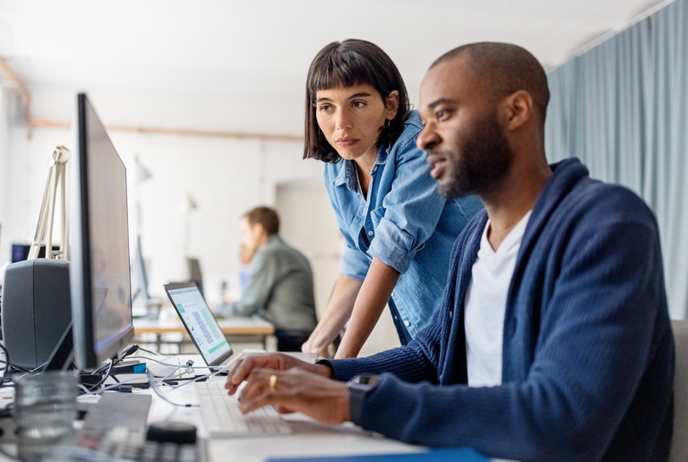 trabalho no computador.png