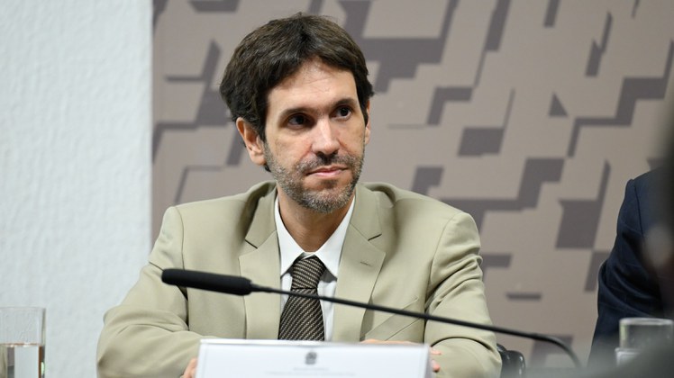 Em destaque, à mesa, indicado para exercer o cargo de membro do Conselho Diretor da Agência Nacional de Telecomunicações (Anatel), Octavio Penna Pieranti (MSF 45/2025)