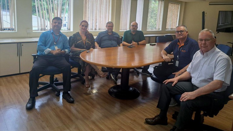 Gerente regional Alexandre Ataíde fez considerações sobre o Plano de Ação, em especial sobre o item que trata da implementação de mecanismos que impeçam o acesso, por empresas sem a devida outorga de SCM, aos meios necessários para a prestação do serviço, bem como a utilização indevida da infraestrutura compartilhada.