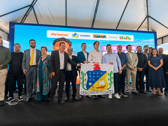 Imagem mostra autoridade durante inauguração