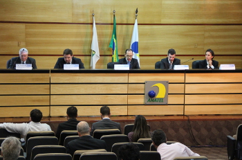 A Anatel contou com a presença de cerca de 50 pessoas nessa terça-feira, 20, em audiência pública que possibilitou à sociedade o direito de manifestação sobre a proposta de novo Regulamento sobre Equipamentos de Radiocomunicação de Radiação Restrita 