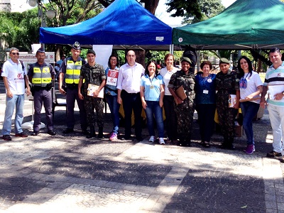 Estande na praça Rui Barbosa contou com servidores federais, estaduais e municipais