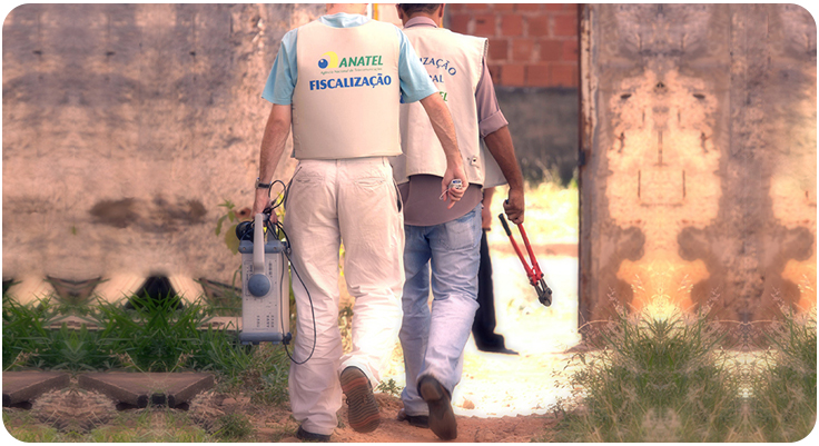 Imagem de fiscais da Anatel em ação