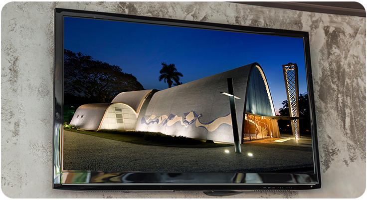 Imagem da Igreja da Pampulha sendo exibida em uma TV Digital